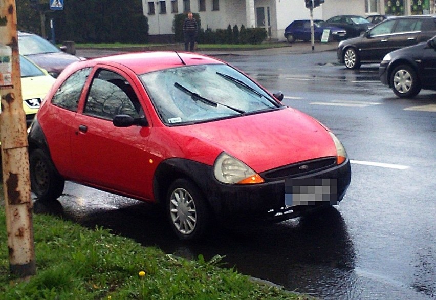 Potrącenie na ul. Szczecińskiej w Stargardzie. Mężczyzna przechodził na czerwonym świetle