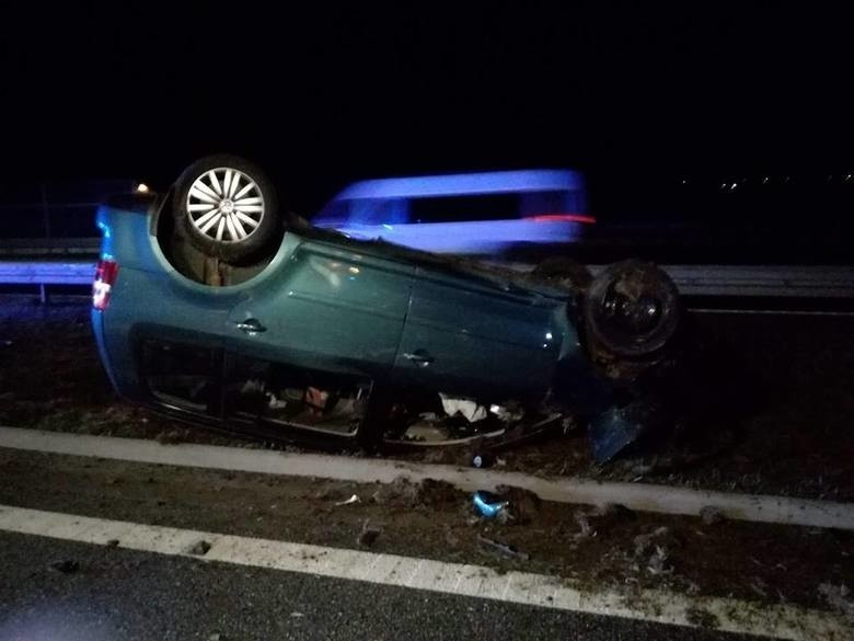 Cztery osoby w szpitalu, trzy rozbite samochody oraz nieżywe...