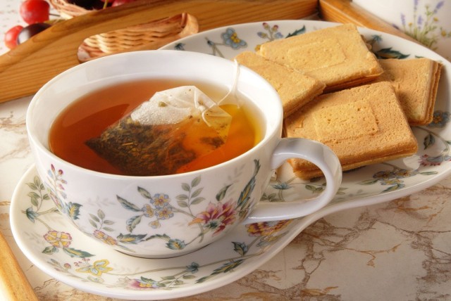 Jedna duża filiżanka lub szklanka herbaty zawiera 1,3 mg manganu