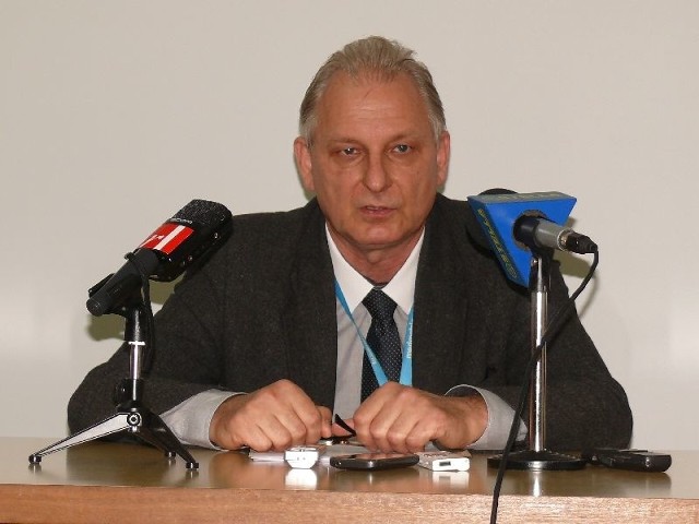 Dyrektor szpitala Mirosław Leśniewski: - Chirurdzy naczyniowi wykonali 70 tysięcy złotych ponad kontrakt o wartości 750 tysięcy złotych.