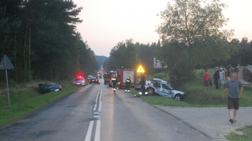Wypadek w Moczydle: Trzy osoby zostały ranne po zderzeniu opla i fiata [ZDJĘCIA]