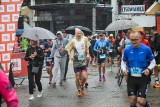 Pierwszy dzień JBL Triathlon nad Maltą. Zmokli, chociaż nie pływali. Zawodnicy rywalizowali tylko w kolarstwie i biegu [ZDJĘCIA, WIDEO]