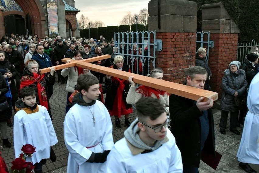 Papieska Droga Krzyżowa ulicami Masłowa odbędzie się 22 marca. Poprzedzi ją msza święta pod przewodnictwem biskupa Mariana Florczyka