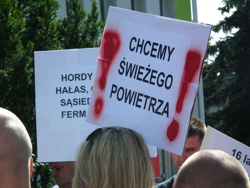 Protest przed siedzibą wójta gminy Tarnowo Podgórne