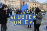 Prounijna manifestacja na krakowskim Rynku. "My zostajemy! Jesteśmy Europą!"