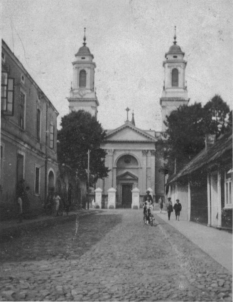 Widok z rynku na ulicę Kościelną, lata 30. ubiegłego wieku....