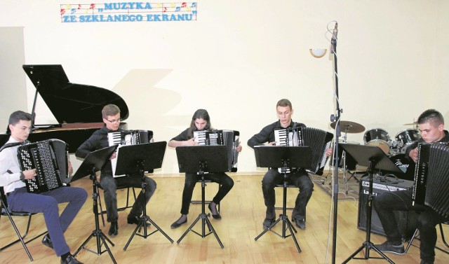 Szkoła Muzyczna I stopnia  to jedna z tych placówek oświatowych w powiecie radziejowskim, gdzie liczba uczniów rośnie z roku na rok.