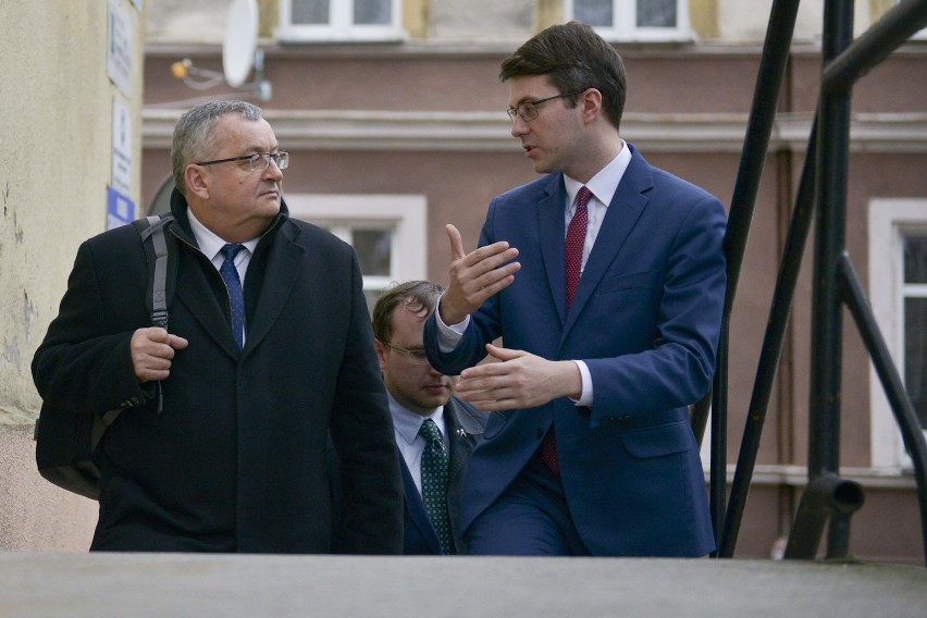 Minister Infrastruktury Andrzej Adamczyk w Słupsku zapowiada...