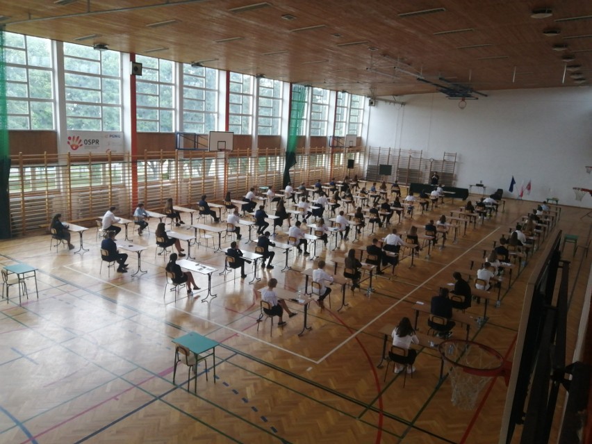 W Szkole Podstawowej nr 4 w Sandomierzu egzamin zdawało 77...