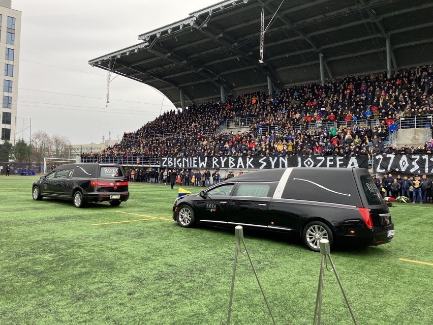 Na stadionie rugby w Gdyni rozpoczęły się uroczystości...
