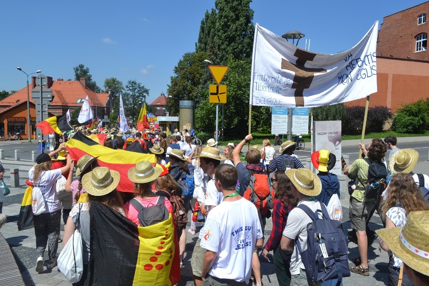 Setki pielgrzymów na ulicach Rybnika