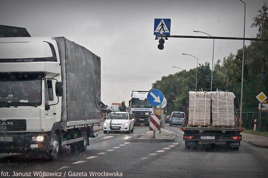 Ważny wjazd do Wrocławia zamknięty. Jak dostać się do miasta? (MAPA, ZDJĘCIA, FILM)