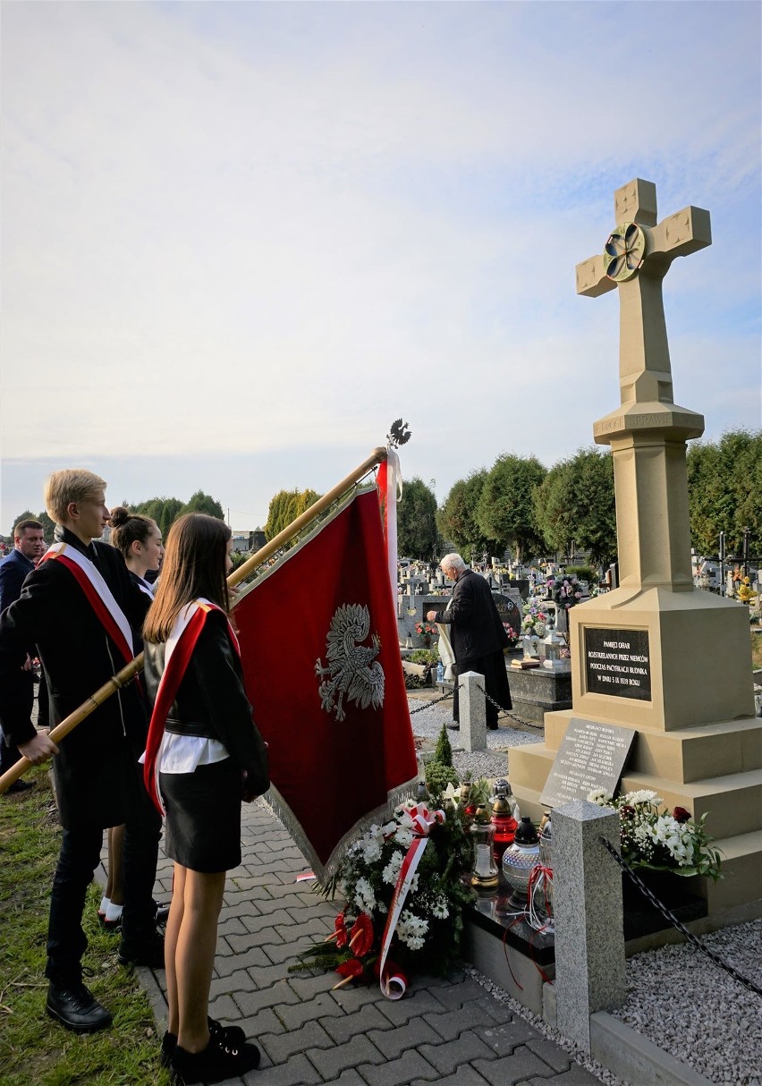 Gmina Sułkowice. Nowa mogiła na grobie ofiar pacyfikacji z września 1939 roku