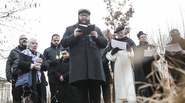 VIII Obchody Międzynarodowego Dnia Pamięci o Ofiarach Holokaustu w Rzeszowie rozpoczęły się na cmentarzu żydowskim.