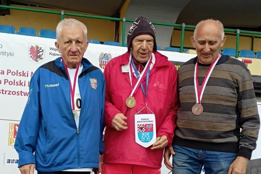Sportowcy seniorzy z powiatu skarżyskiego znów z medalami. Rzucali daleko!