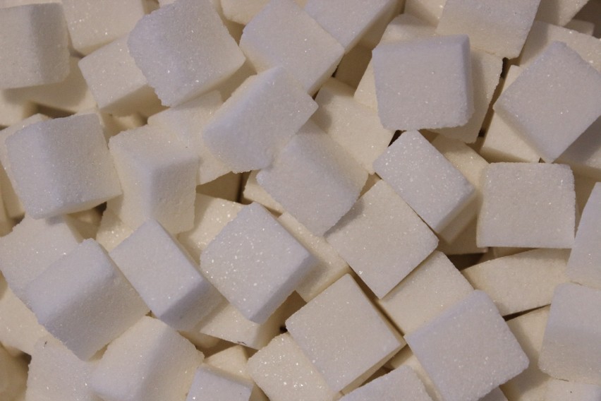 Jogurty owocowe - 100 g produktu zawiera 2,6 łyżeczki cukru