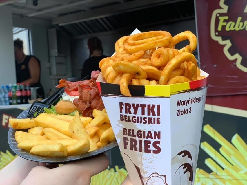 Pogoda nie sprzyja, ale zlot food trucków w Chmielniku udany [ZDJĘCIA]