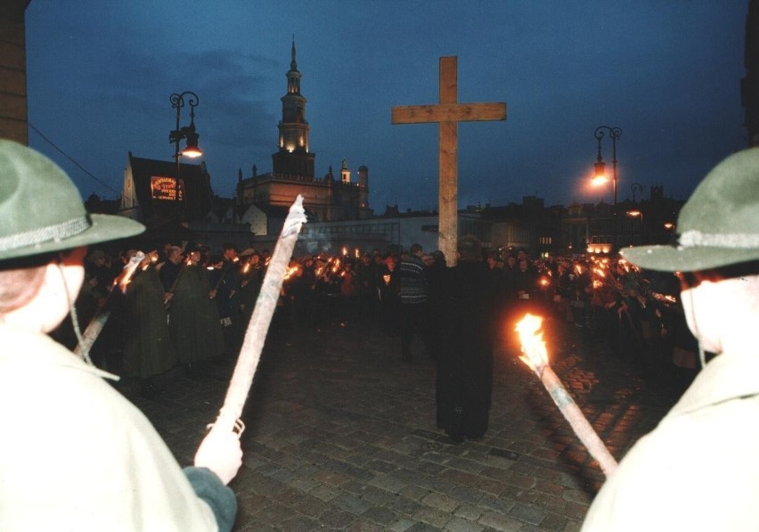 Droga krzyżowa na Placu Wolności, kwiecień 2000 r.