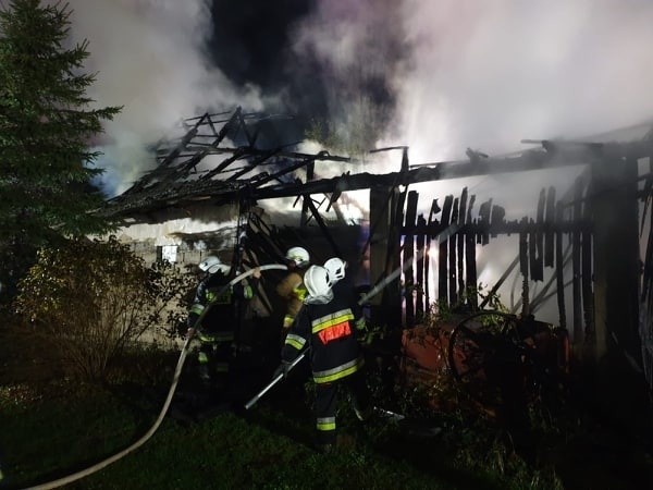 Strażacy walczą z groźnym pożarem w Ładnej k. Tarnowa