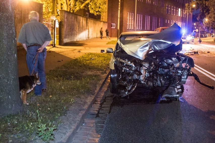 Czołowe zderzenie na ul. Kościuszki. Trzy osoby w szpitalu (zdjęcia,wideo)