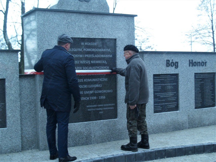Odsłonięcie pomnika w Pasiekach. Na skwerze stanął pomnik Niepodległości i Chwały. 18.11.2022