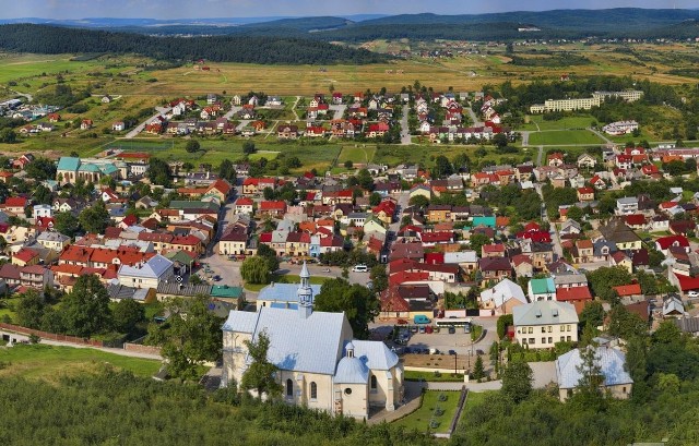 Malowniczo położone gmina i miasto Chęciny to jedno z najchętniej odwiedzanych miejsc w regionie świętokrzyskim.