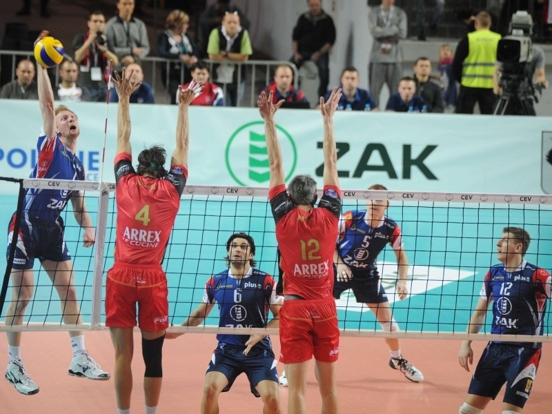 Puchar CEV. ZAKSA przegrała z Sisleyem 1 - 3. Zdobywcę pucharu wyłoni 'złoty set'