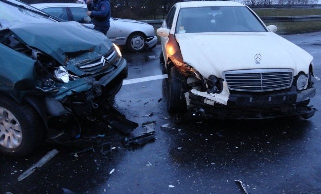 Wypadek w Sosnowcu na oblodzonej jezdni