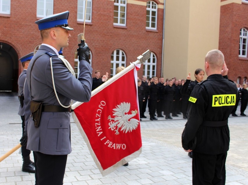 Kolejni nowi policjanci złożyli ślubowanie w Szczecinie