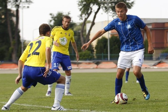 20-letni Łukasz Krzysztoń to wychowanek Glinika Gorlice, ale w Stali Rzeszów grał od 2011 roku, wystąpił w 65 meczach II ligi. 