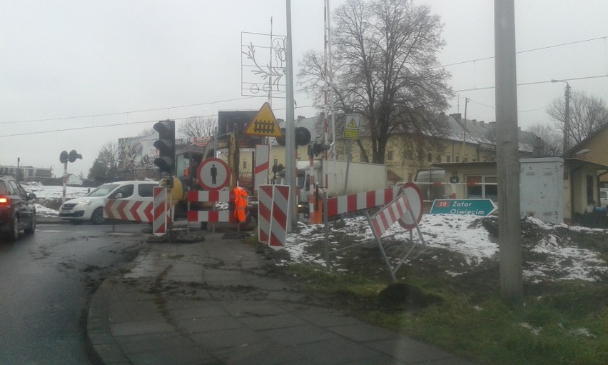 Gigantyczne korki  na DK28 przy wjeździe do Wadowic