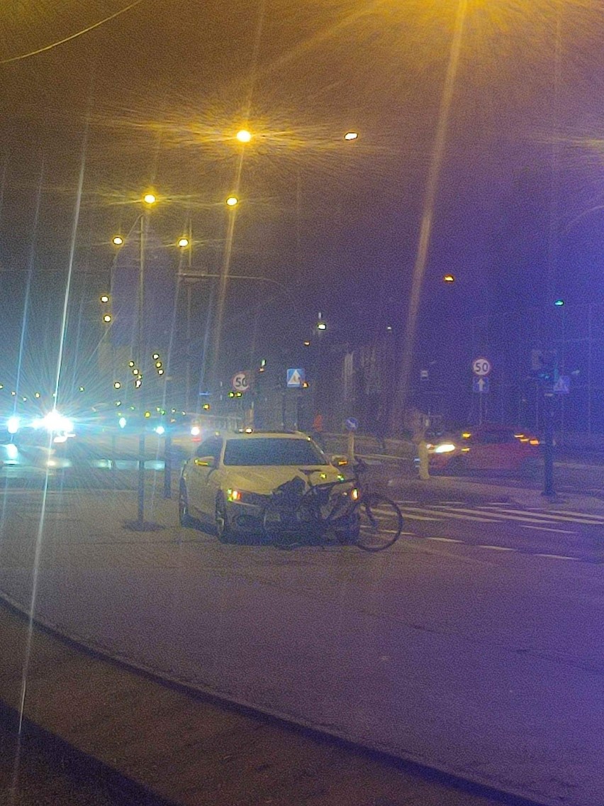 Potrącenie rowerzysty przy ul. Bobrzyńskiego w Krakowie. Możliwe utrudnienia w ruchu!