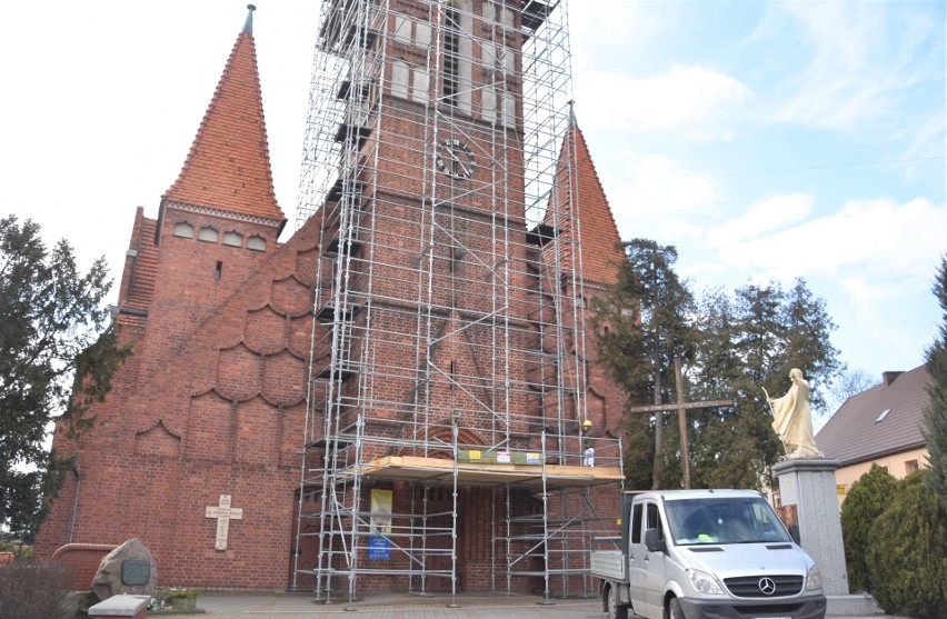 Kościół pw. św. Andrzeja Boboli usytuowany jest w centralnym...