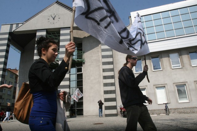 Studenci protestują przeciwko likwidacji UŚ w Rybniku