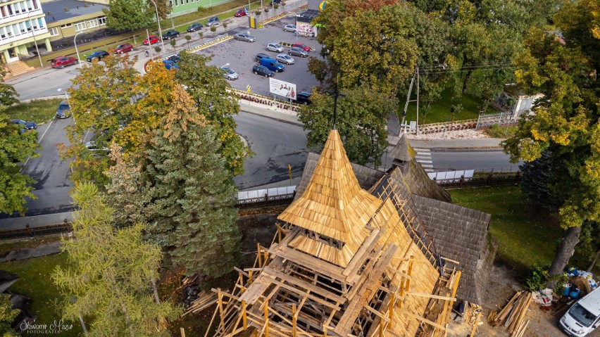 Trwa remont drewnianego kościoła w Kielcach - Białogonie, który ma już ponad 100 lat. Zobaczcie postęp prac. Mamy najnowsze zdjęcia