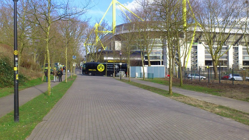Okolice Signal Iduna Park przed sobotnim meczem Borussia -...