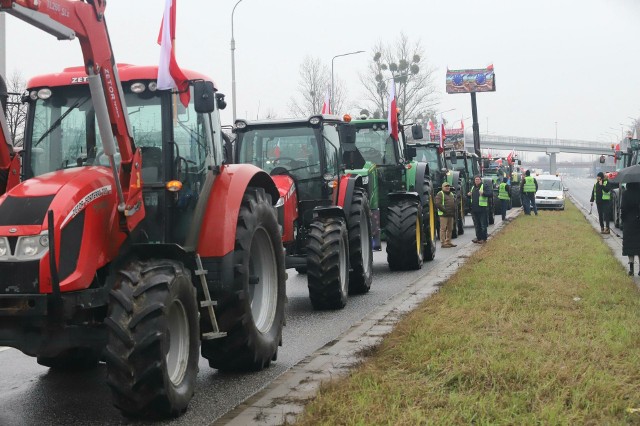 Ponad 200 ciągników pod Wrocławiem. Ruszył protest rolników. Są utrudnienia!