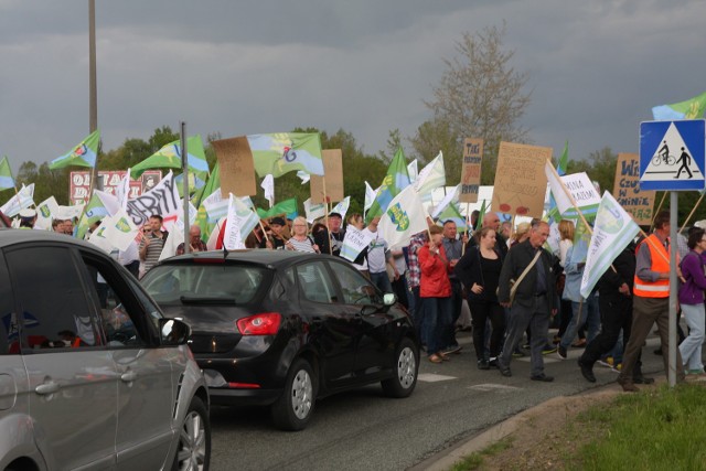 Przeciwnicy większego Opola zablokowali obwodnicę północną.