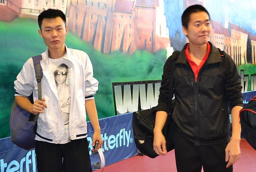 Huang Sheng Sheng (z prawej) - lider Olimpii/Unii i Wang...