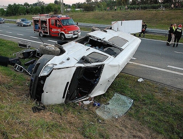 Bus, którym podróżowali muzycy wypadł z trasy i przewrócił się na bok. Na razie przyczyny wypadku nie są znane.