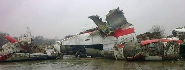Wrak polskiego samolotu po katastrofie w Smoleńsku