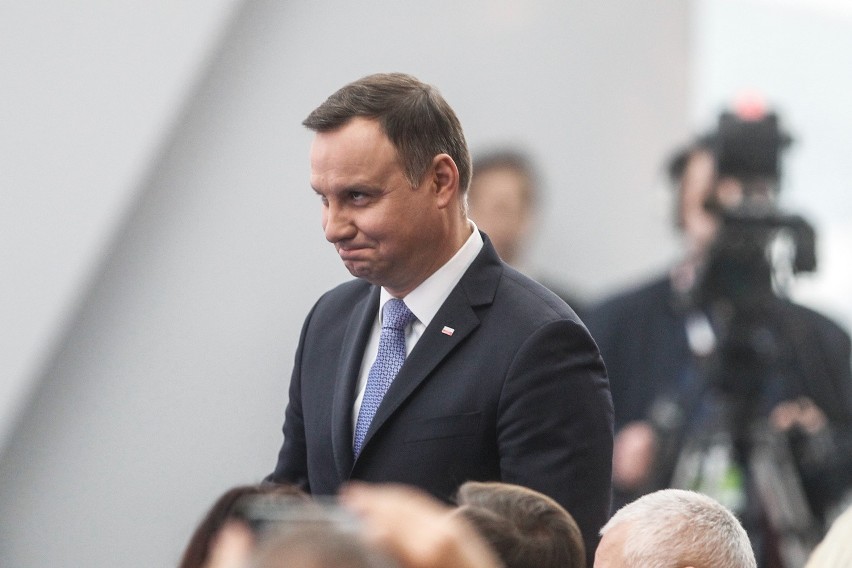 Prezydent Andrzej Duda, gdzie tylko się pojawi, wzbudza...