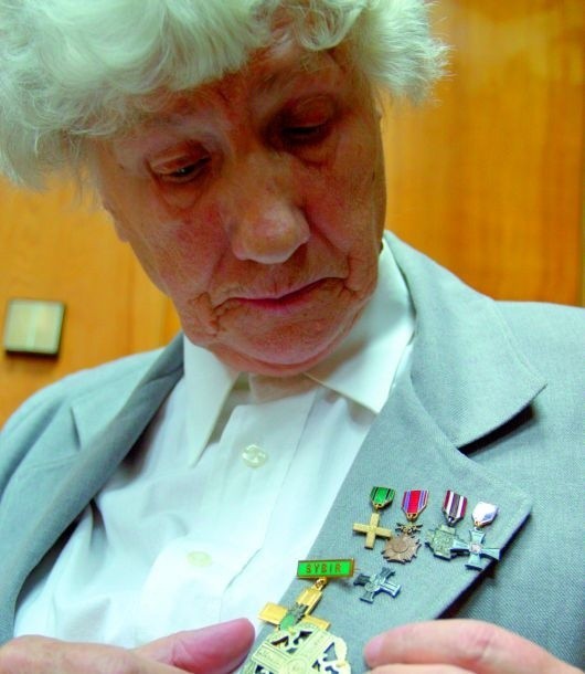 Renata Gaczkowska za swoje męstwo i zasługi została odznaczona Krzyżem Zasługi z Mieczami, Medalem Zwycięstwa i Wolności oraz Krzyżem Partyzanckim.