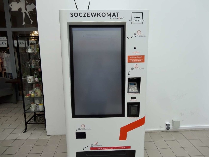 W Poznaniu w automatach można kupić coraz więcej towarów.