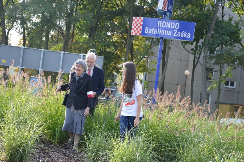 Rondo na os. Piastów zyskało nazwę Batalionu Zośka [FOTO]