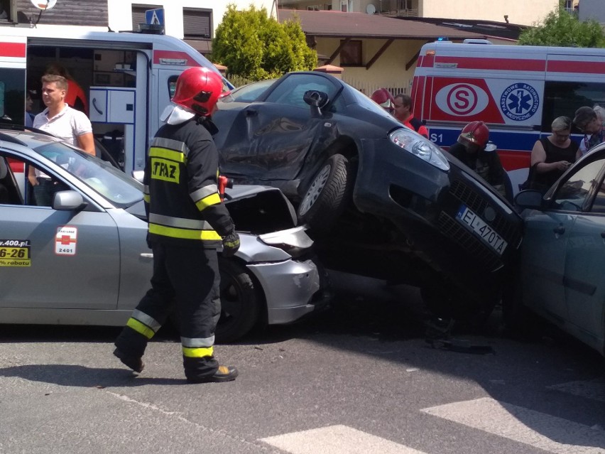 Groźny wypadek na skrzyżowaniu Nawrot i Wodnej