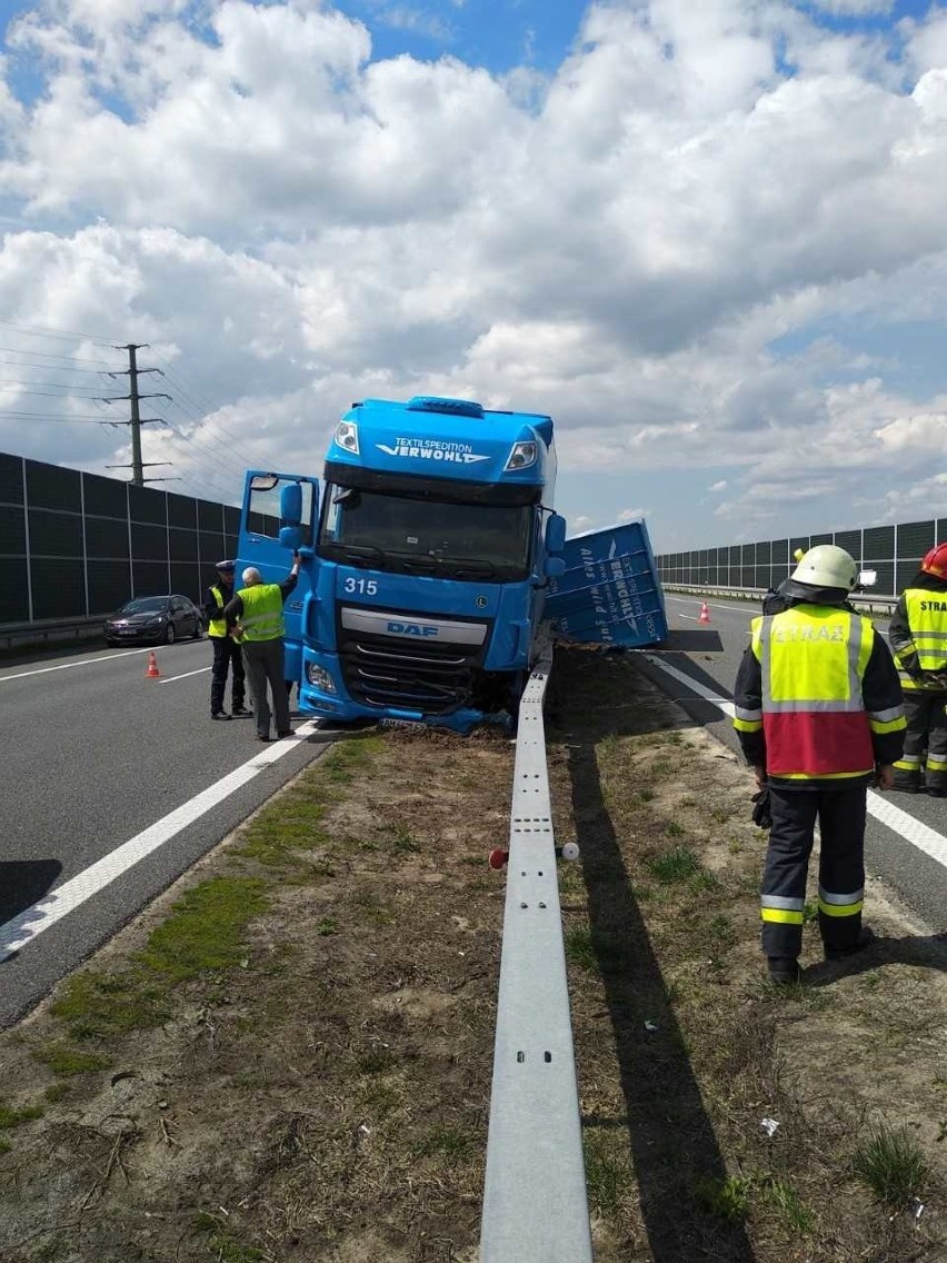Brzesko. Wypadek na A4. Ciężarówka uderzyła w bariery