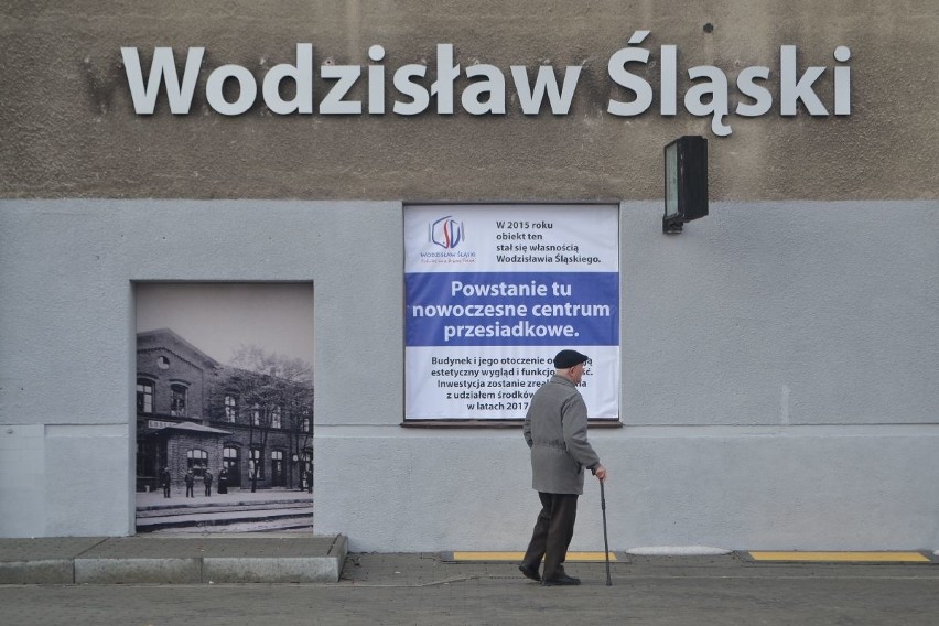 Mieszkańcu Wodzisławia Śl., bilet na pociąg kupisz w galerii...