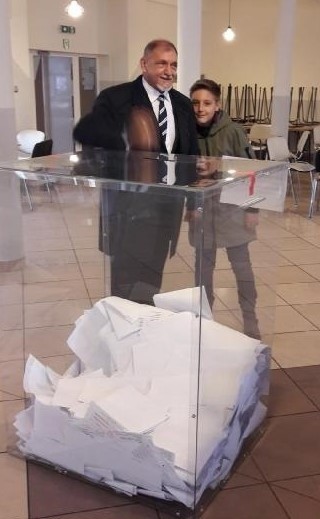 Antoni Szlagor głosował z wnuczkiem