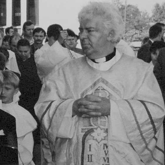 Ks. Józef Stryczek (1946-2006). Proboszcz, któremu parafianie są wdzieczni m.in. za piekny kościól w Kedzierzynie-KoLlu.